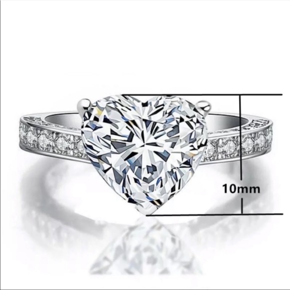 New huge statement silver diamond ring engagement - Picture 4 of 5